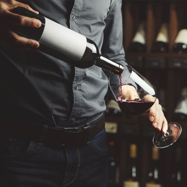 Cât timp poate rămâne deschisă o sticlă de vin?